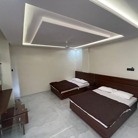 Hotel Sai Sandesh Sirdi Kültér fotó