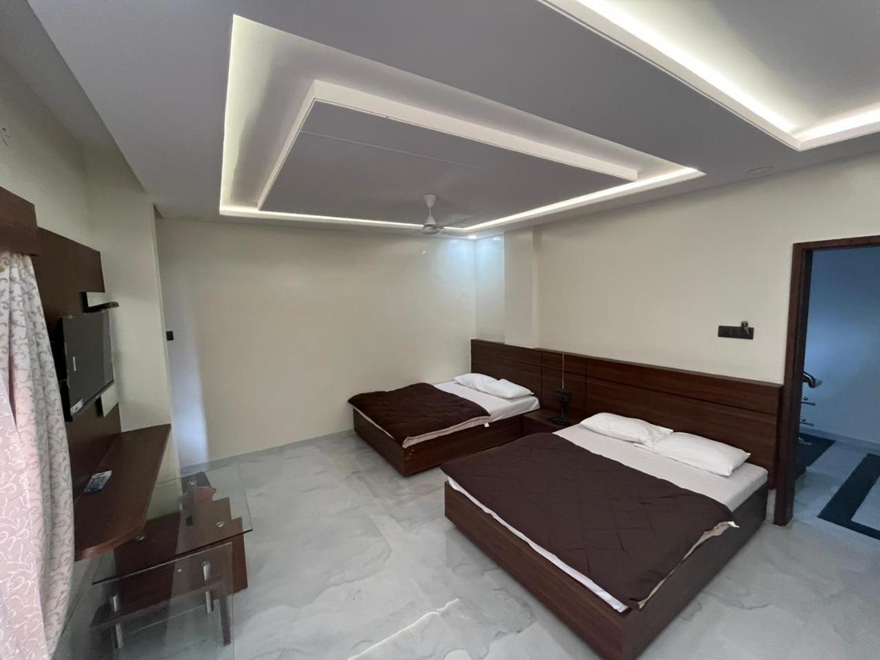 Hotel Sai Sandesh Sirdi Kültér fotó