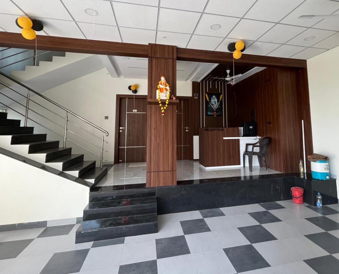 Hotel Sai Sandesh Sirdi Kültér fotó